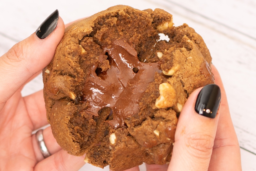 Nutella STUFFED Chunky Cookie