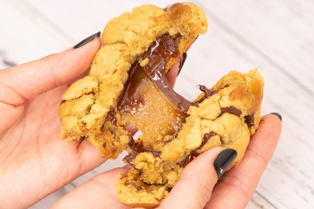 Salted Caramel STUFFED Chunky Cookie
