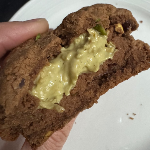 [COOKIE - DUBAI PISTACHIO] Dubai Choc STUFFED Chunky Cookie